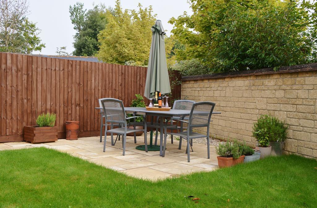 Coombe Cottage Sutton Green Экстерьер фото
